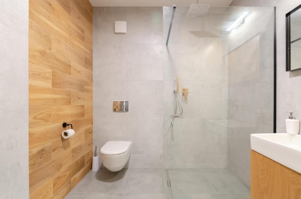 Petrovdom 12-95 Loft Apartments At Rc Kvartet, 16Г Vasyl Lypkivskyi Street Kiev Esterno foto